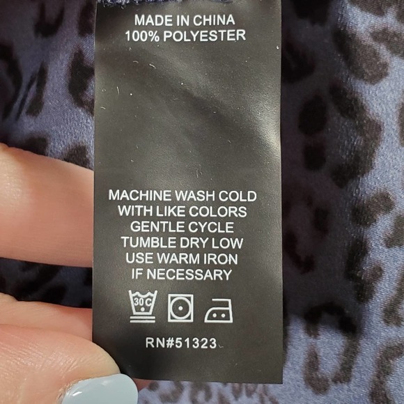 Vince Camuto Ombre Leopard Print High Low Long Sleeve Blouse Blue Size XS - Picture 9 of 11